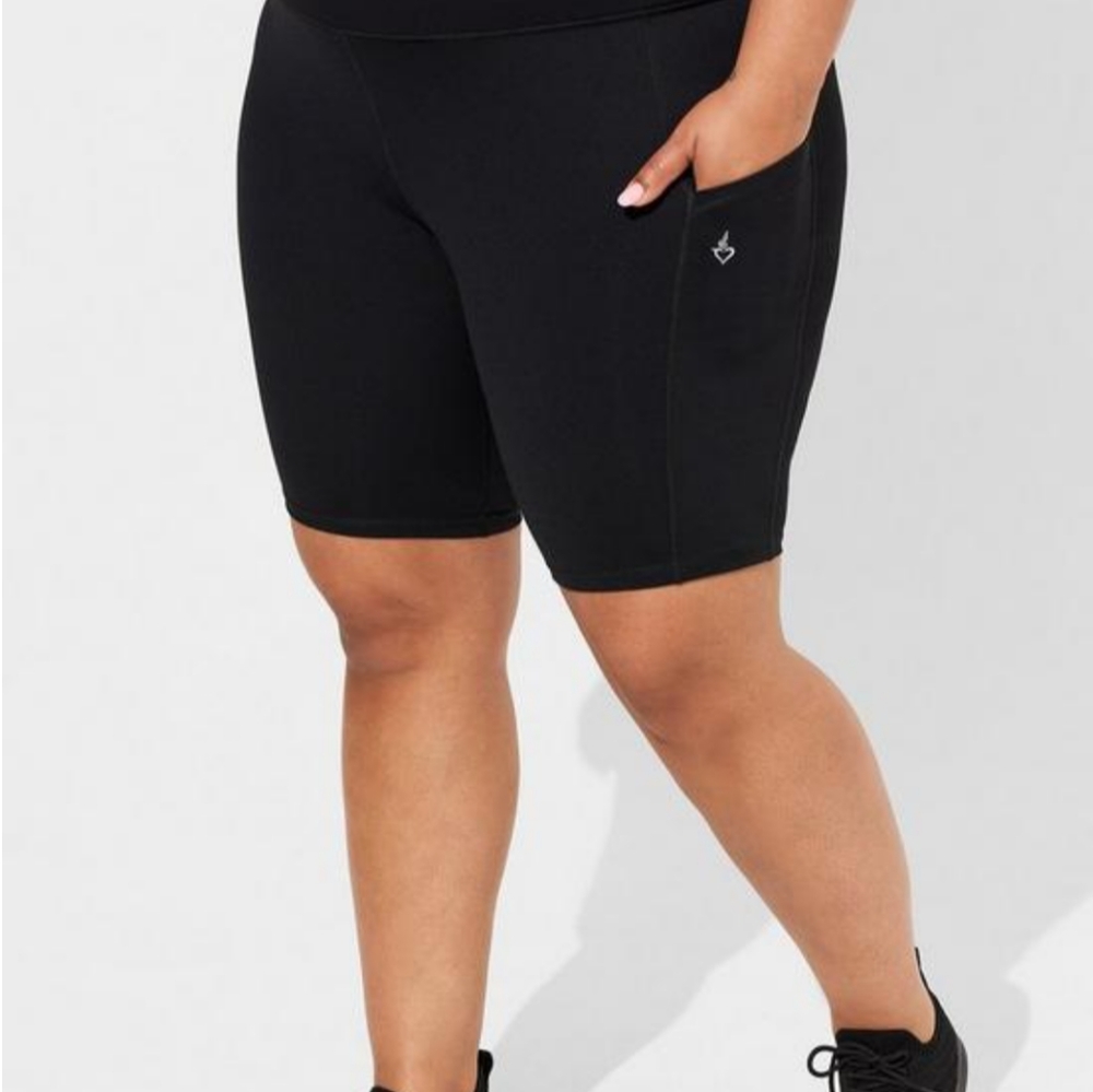 Performance Core 9 Inch Active Bike Short With Rib Trim - Picture 3 of 4